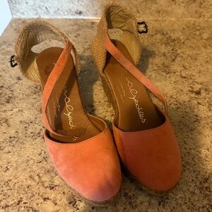 Handmade in Spain • Coral Wedge Sandals •size 38 •Spring
